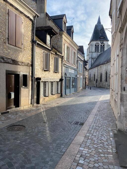 Le Petit Martial - Coeur De Ville,Refait A Neuf,Tout Equipe, Parking Шатору Экстерьер фото